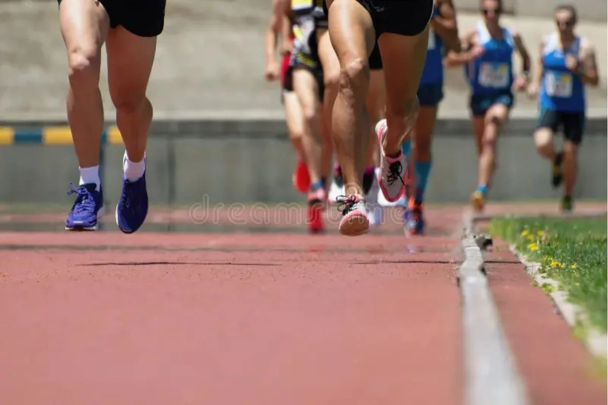 homens treinando corrida de 5 km